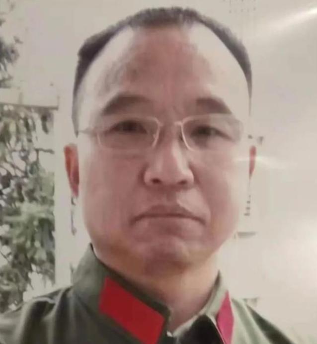 1984年，战士 李陶雄 中弹后抢救无效，壮烈牺牲。他的遗体却在送往安葬途中两次