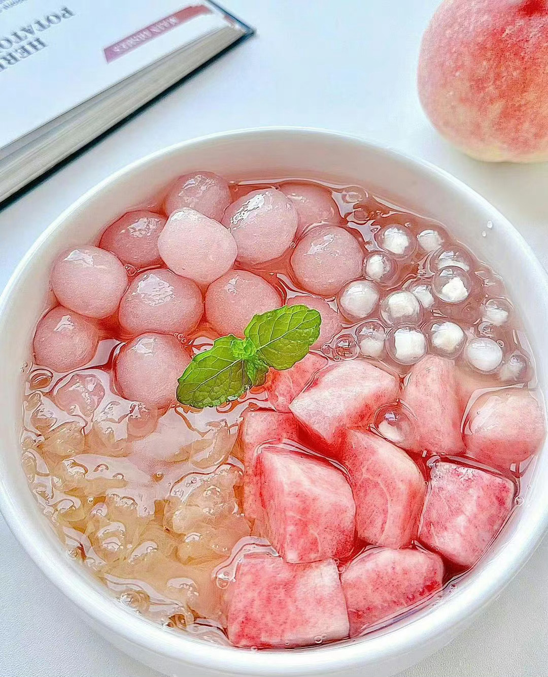 适合夏天的蜜桃啵啵碗🍧粉粉嫩嫩的少女心简直爆棚[哇]夏天来一碗冰冰涼涼的蜜桃啵