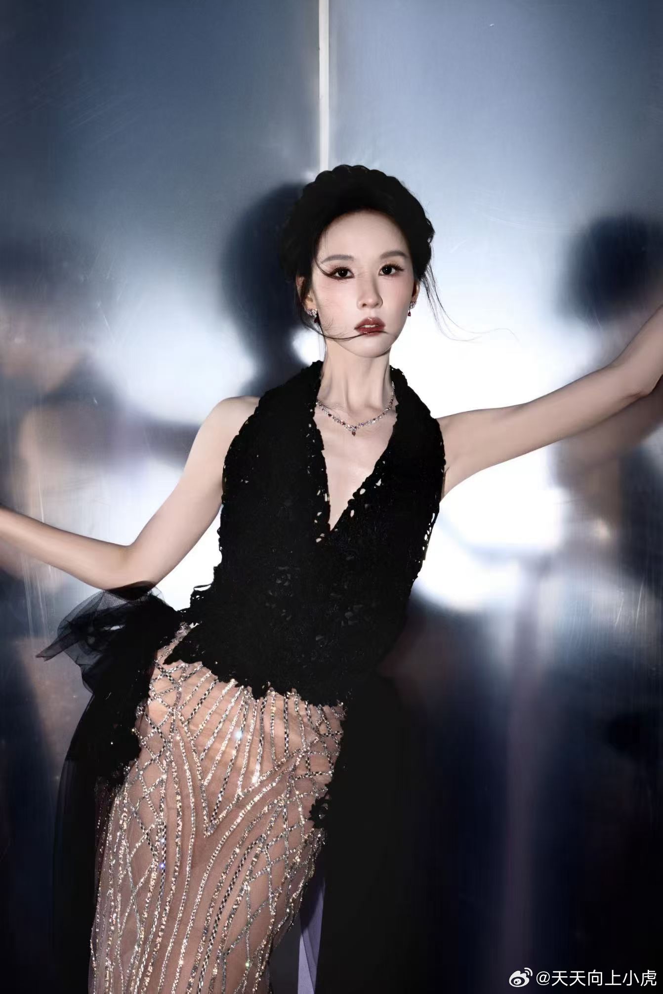 参加2025微博之夜陈都灵