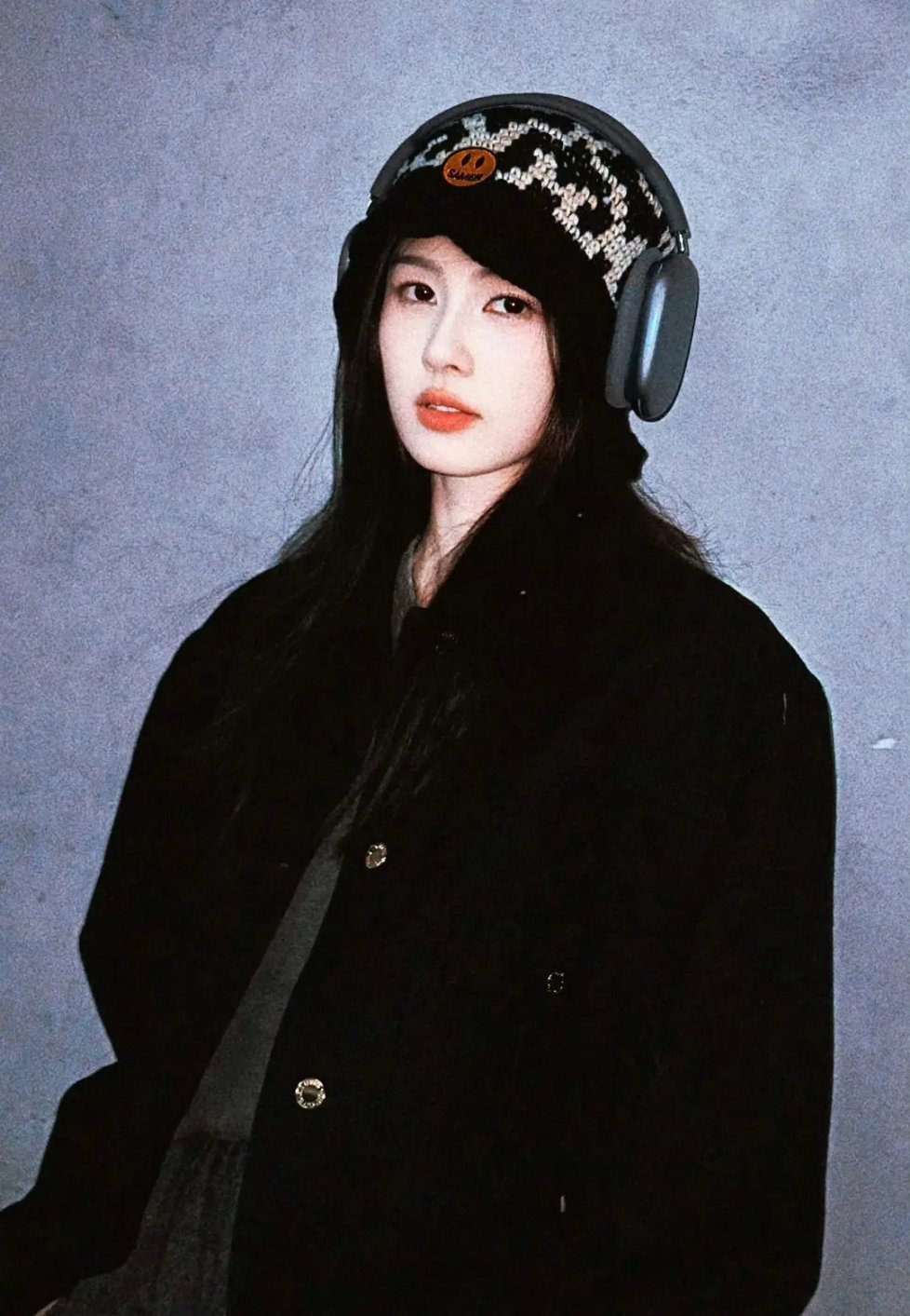 白鹿也开始营造松弛感了，这造型好看吗？ ​​​