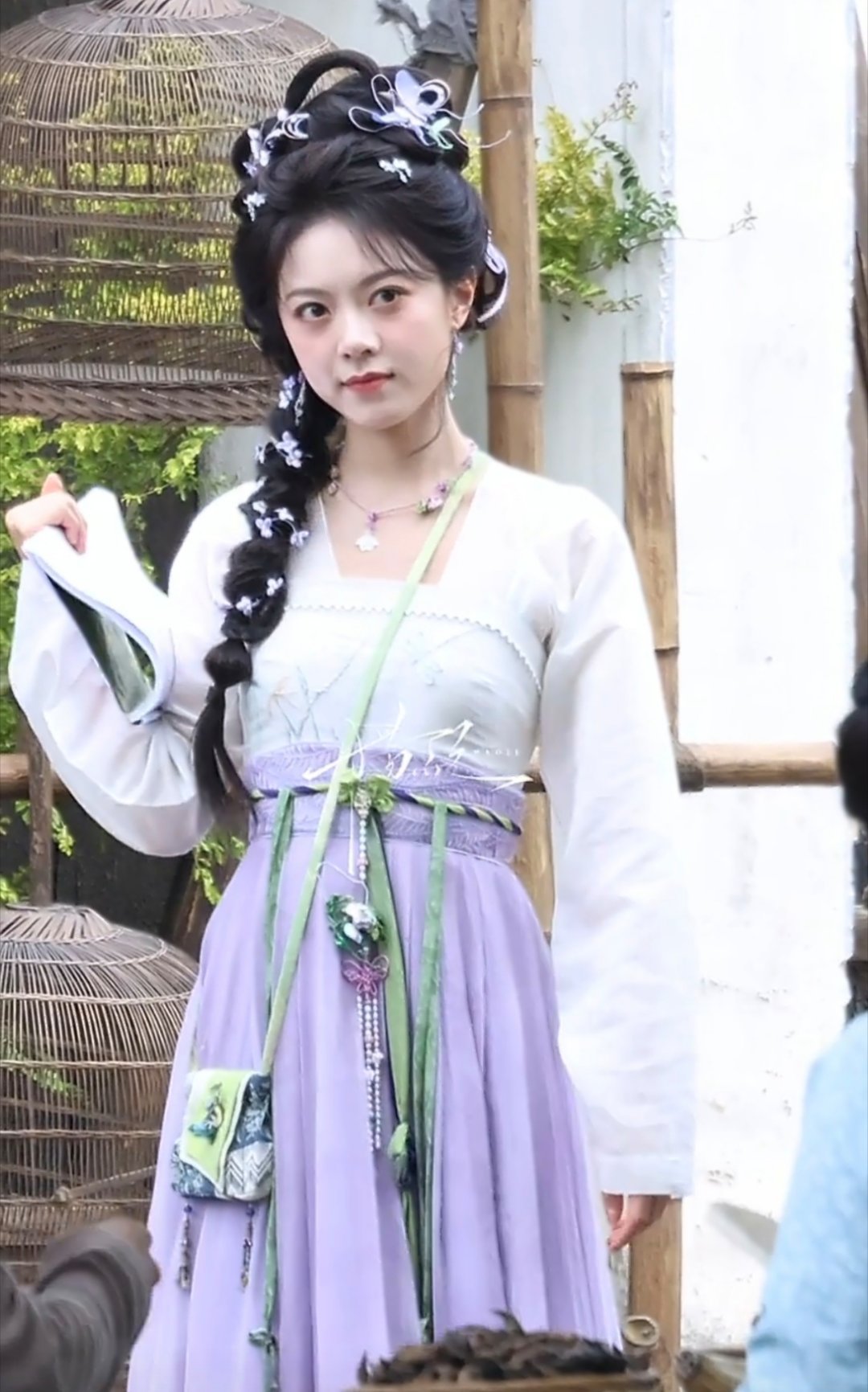 头有点大 