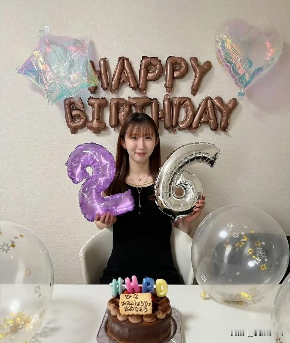 早田希娜：今天我满26岁啦🐥💐
走过25个年头，很多时候还是觉得完全不了解自