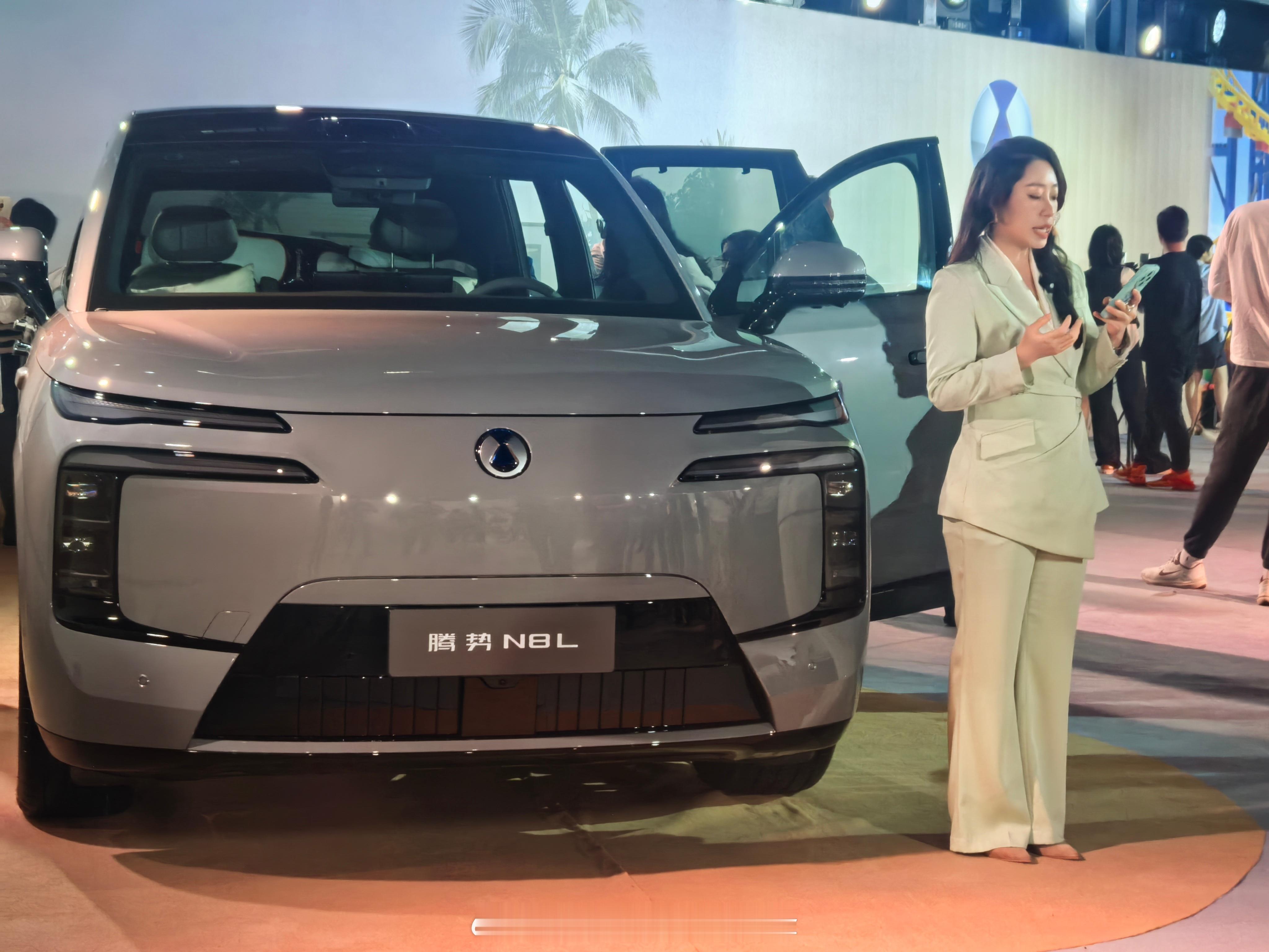跑了一趟坪山，因为腾势n8l 上市活动，价格比预售足足便宜了2W，乍眼看，价格好