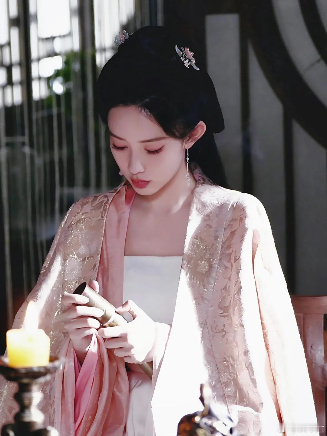刘学义孟子义演上台偶了 刘学义和孟子义这是掉进台偶的“甜蜜陷阱”里啦！孟子义演的