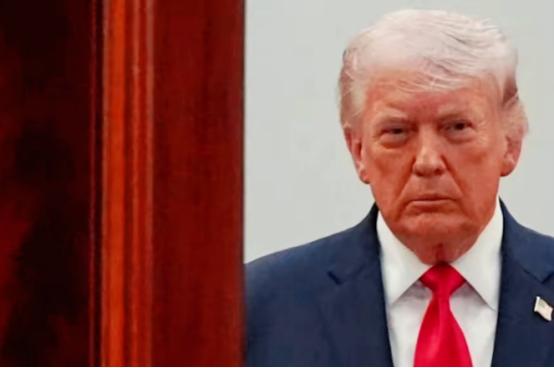 美国干了
 
一件突破底线的事
 
一件丧心病狂的事
 
一件让整个中东都脊背发