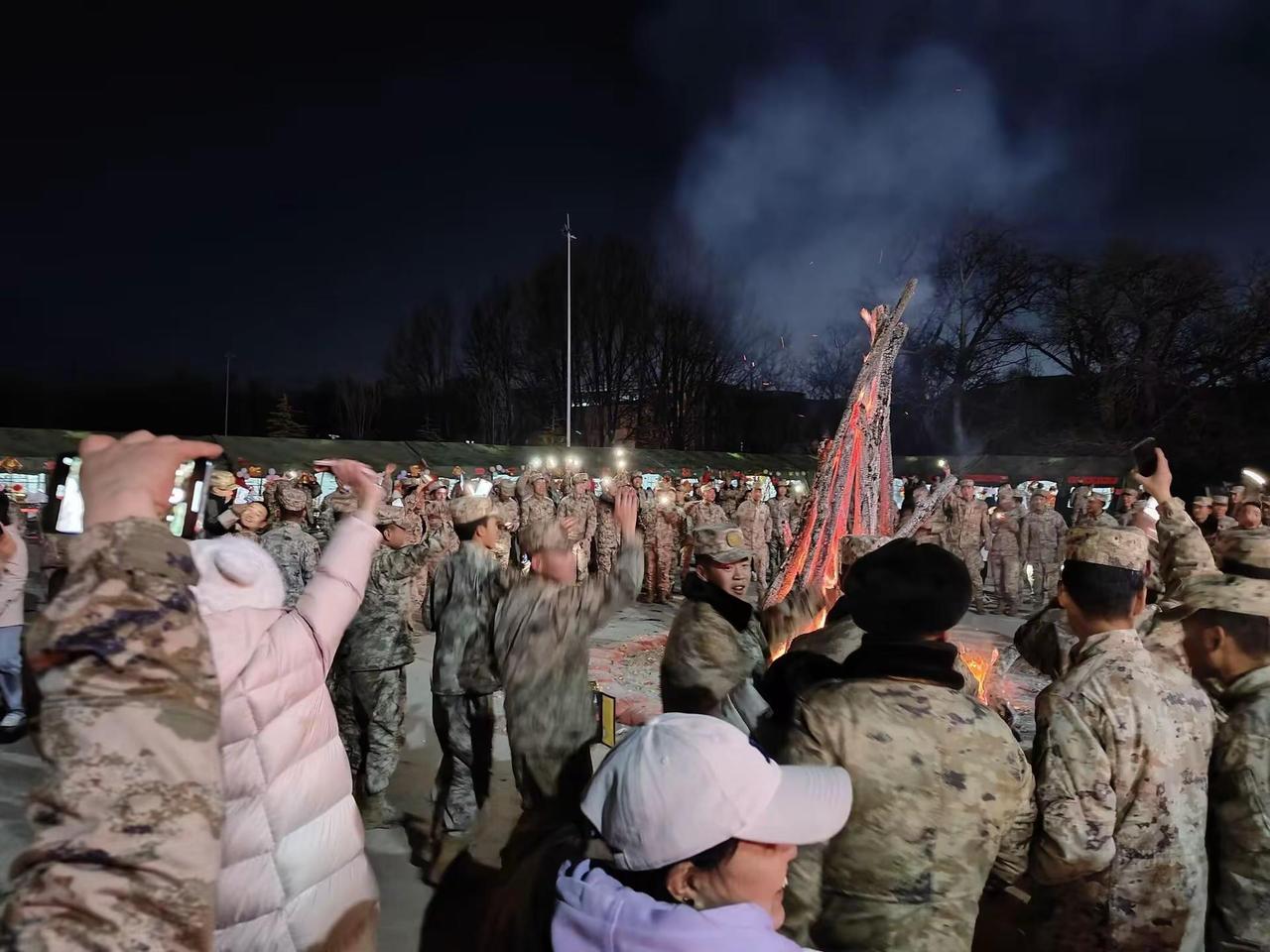 这是一个安逸的晚上，因为没轮到我站岗军旅生活