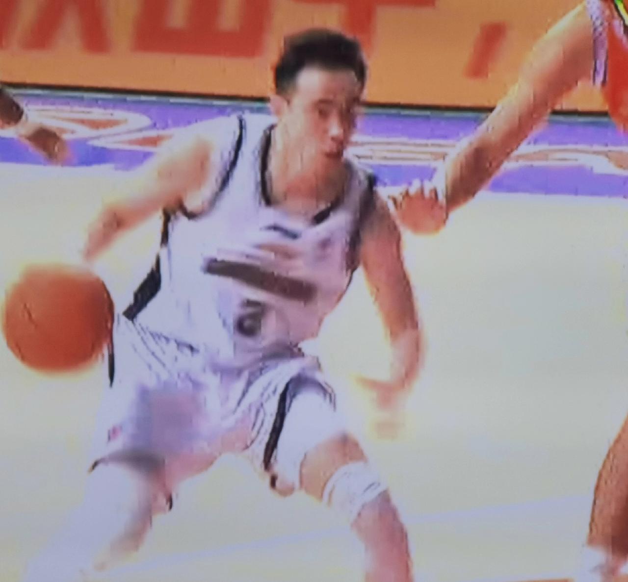 王朝的衰落，莫过于是人心离散、人丁不兴。
徐昕离开了，焦泊乔离开了，崔永熙也将再