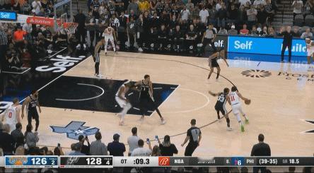 NBA赛场人物之大头布伦森，狂砍61分，可惜反超三分球不中，遭遇生涯得分新高的里