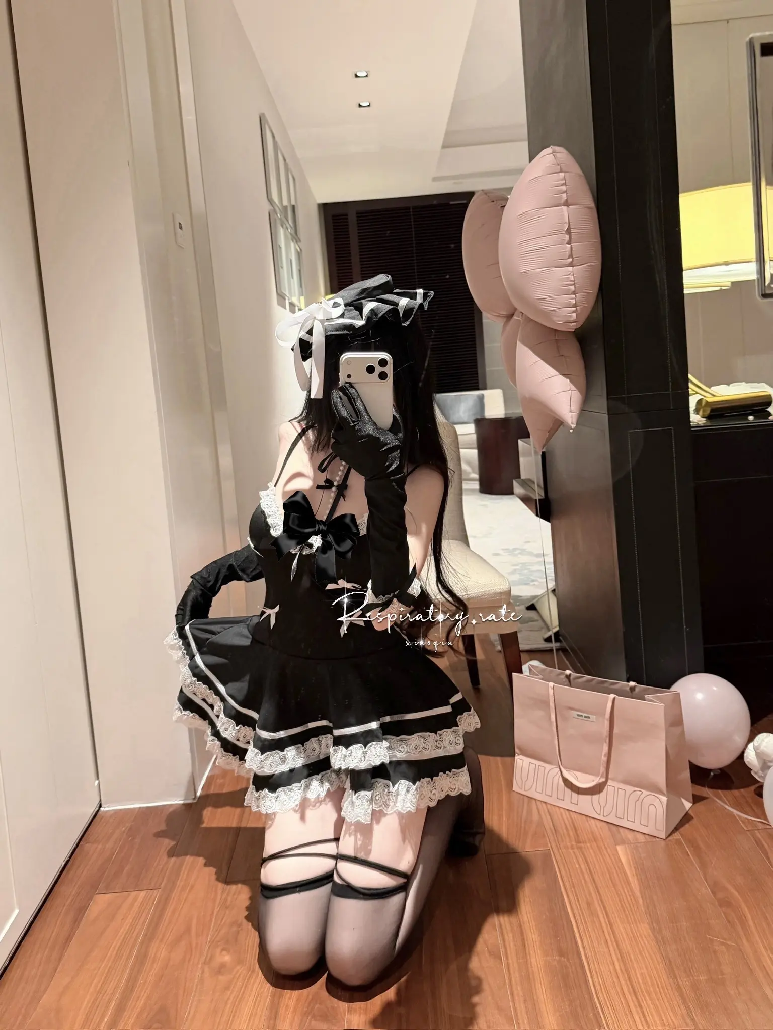 怎么不说话了？原来是你故意不回我，我还以为是手机坏了，幸好手机没事