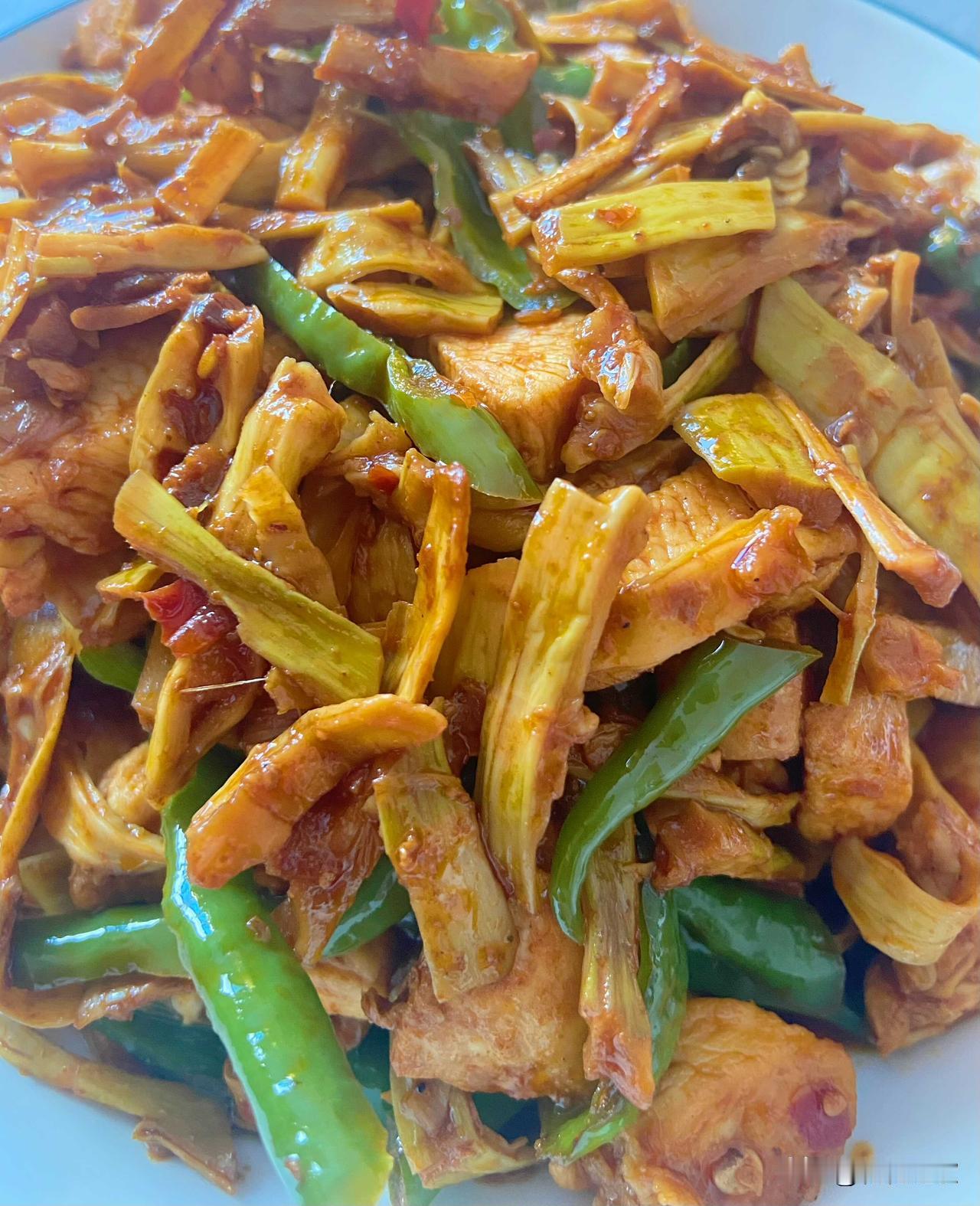 纠结吃什么似乎是每天必有得一个课题，那就是得午餐答卷就是这样的两道菜。

第一道