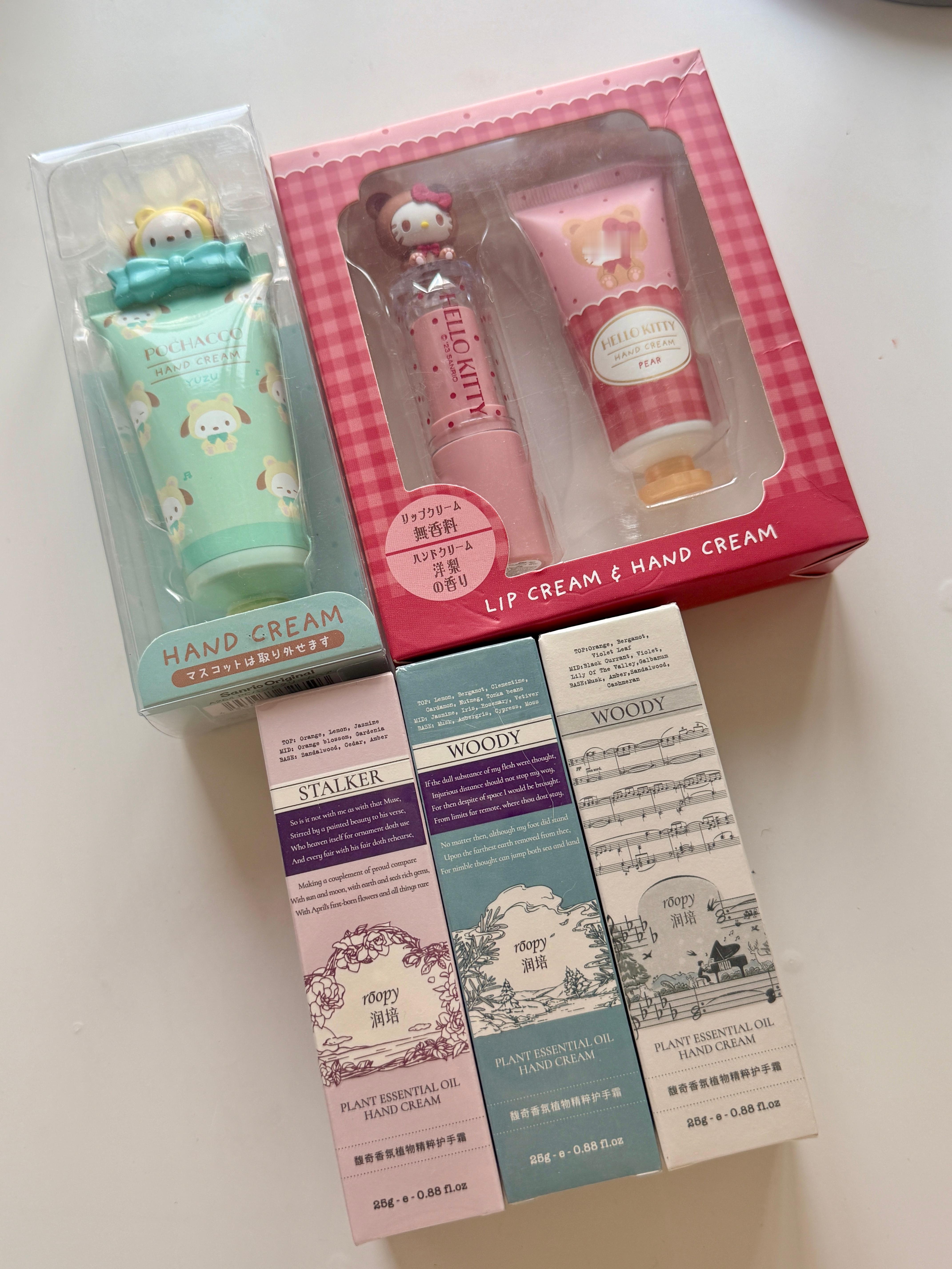 之前在澳门给你们买的两个可爱护手霜那条vlog难产了这个都忘记揪揪了再凑三个一共