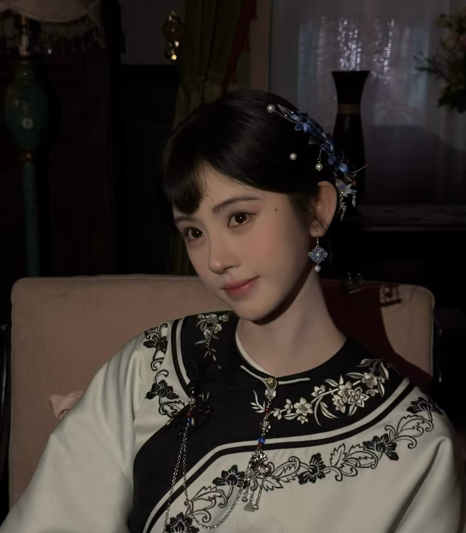 鞠婧祎万花世界 jjy鞠婧祎苏绿夏 记忆是飘落在心间的第一片雪花.