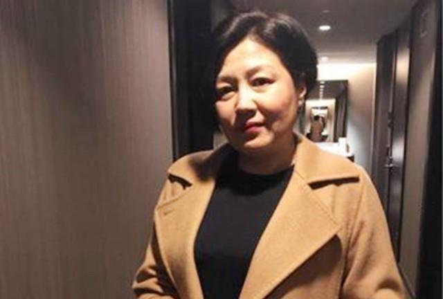 李咏的妻子哈文：丈夫病逝后坚持不改嫁，还定期给公婆生活费

一句”永失我爱”让无