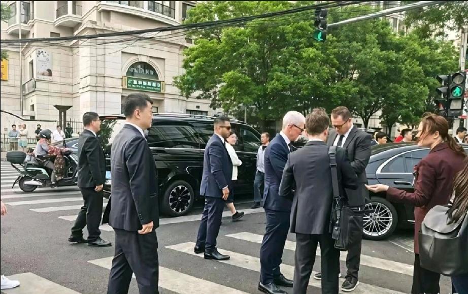 就连苹果总裁库克这样举足轻重的商界大人物，来到这里也没有特殊优待，更没有随意入住