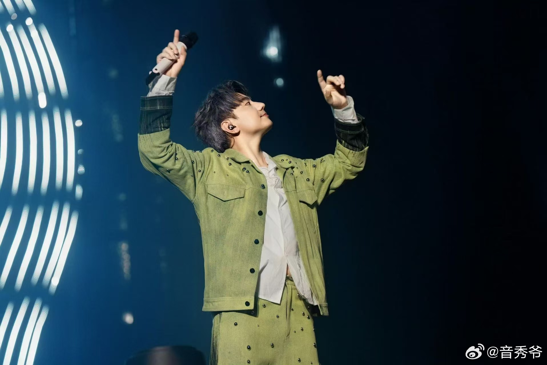 海来阿木[超话]海来阿木巡演粉丝年龄跨度 从70、80后的经典粉丝到10后的年轻