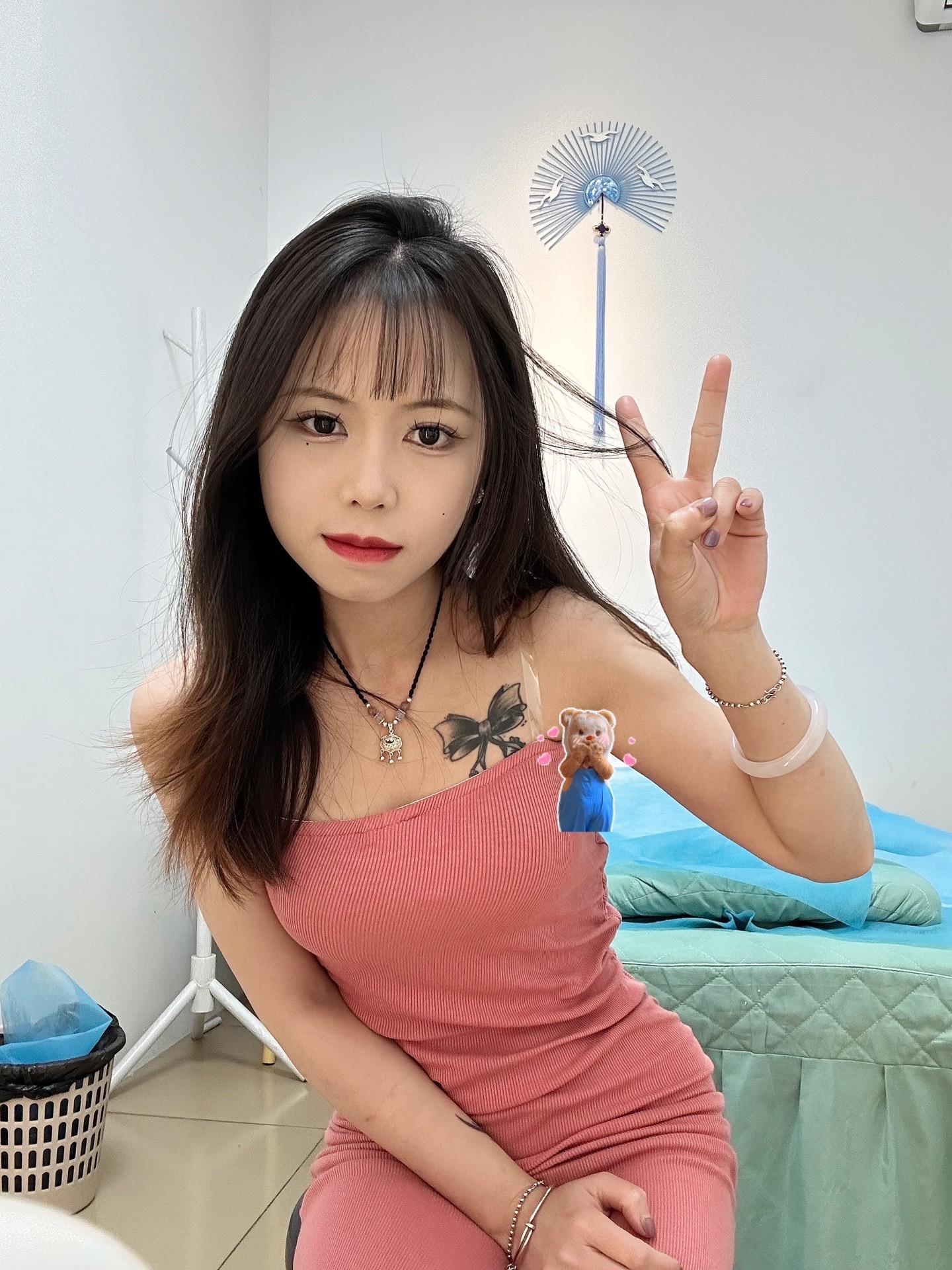 你把真心摆在他面前 他依然在权衡利弊 想着或许能遇到更好的人