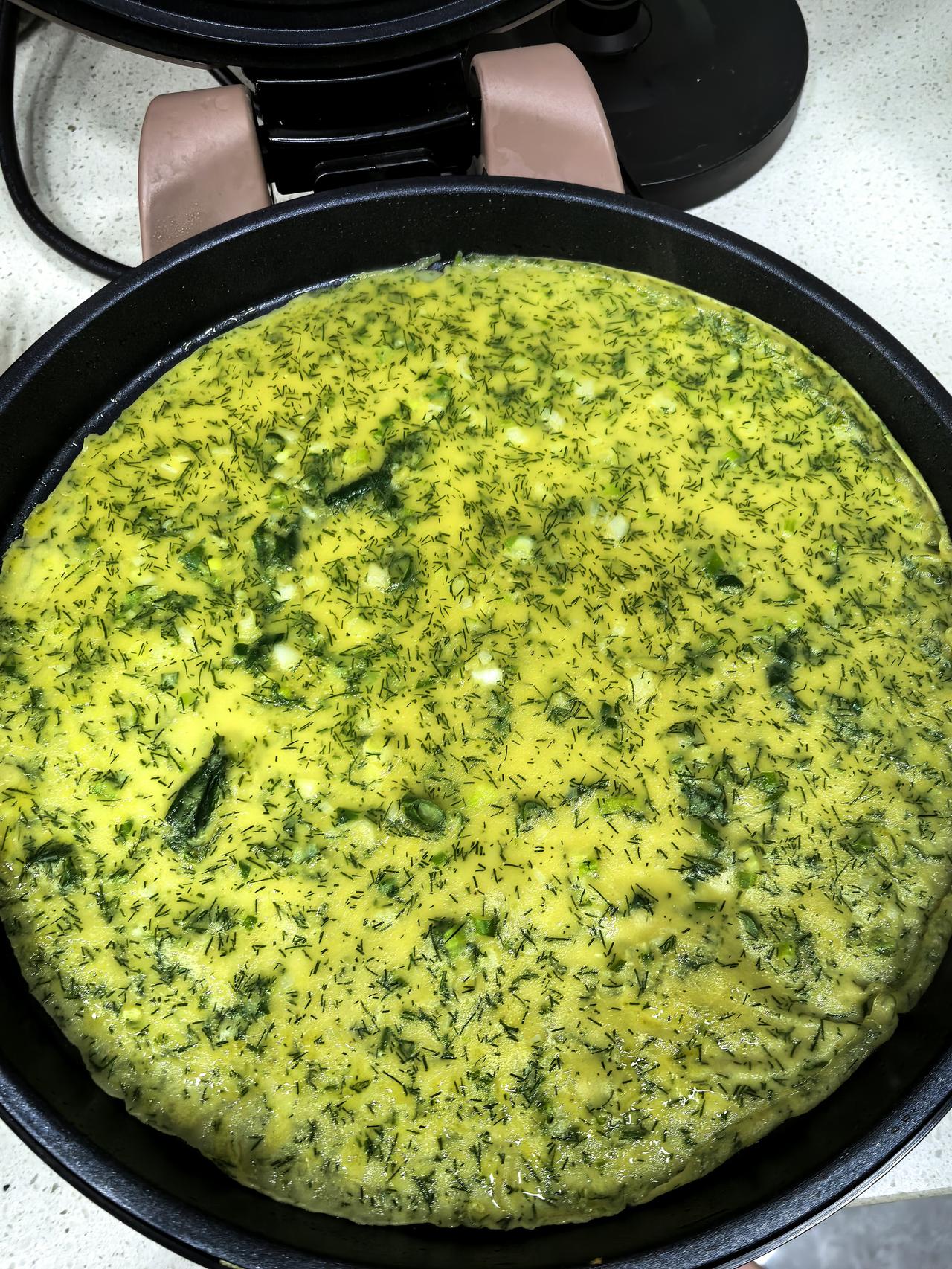 月嫂在电饼铛里摊好的第一张煎饼留给自己吃，这是什么情况？

鸡蛋，面粉，盐加了小