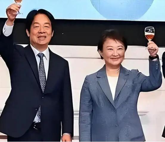 台民进党当局发布声明，
 
3月18日，针对卢秀燕访美时强调，不要轻忽战争发生的