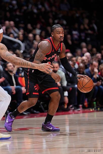 贾马尔-谢德，因为奎克利受伤不得不成为猛龙先发的次轮秀，之前一段时间的表现很难让