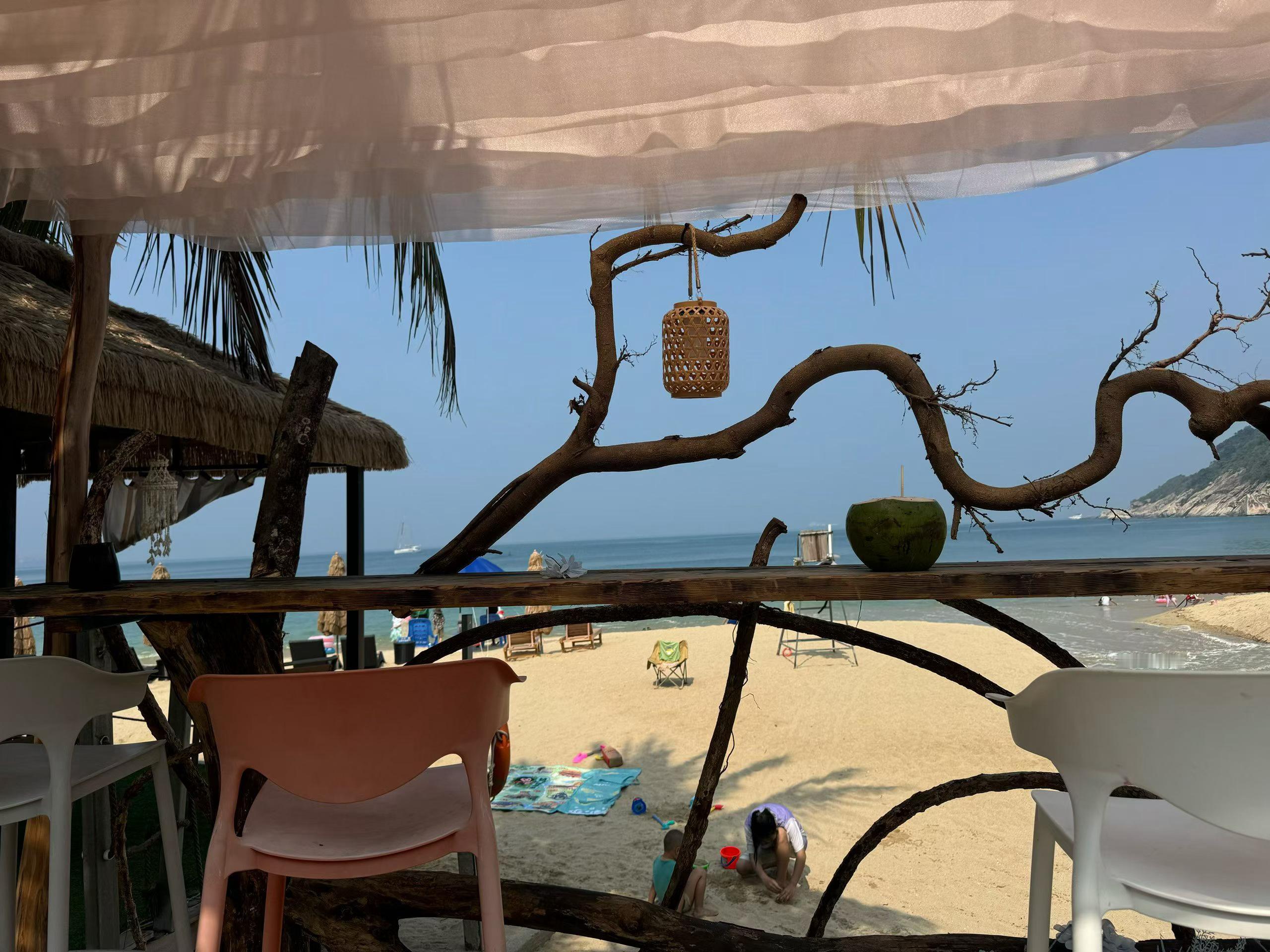 人不可能完全读懂一本书，但可以通过阅读，完整地读懂自己。 