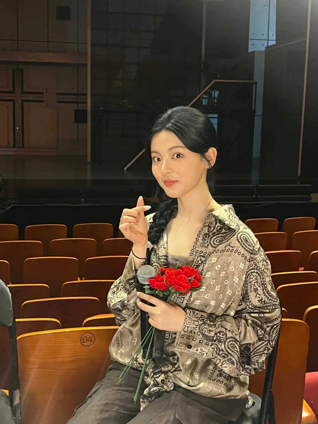 我脑婆杨超越是不是宇宙超级无敌可爱大美女