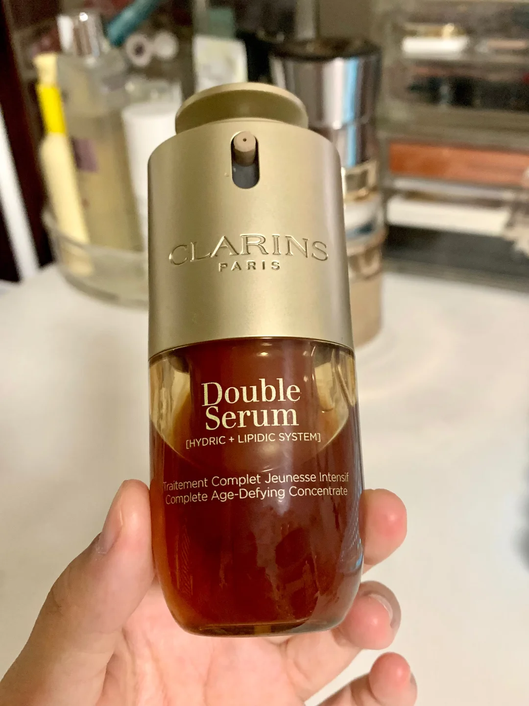 只要她出现，精华就没有别的答案