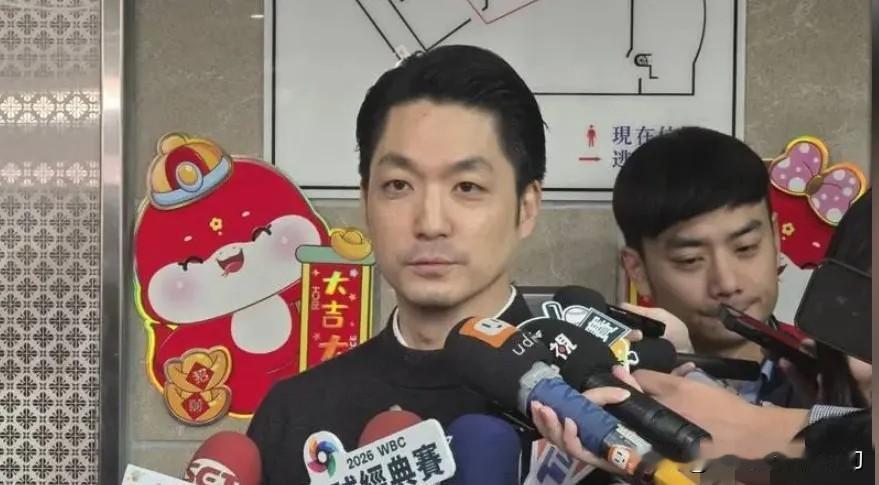 蒋万安嘴硬，不认同郑丽文的都是中国人的话，继续说自己是台湾人，是中华**人。
真