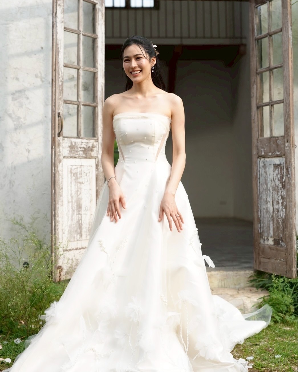染律的单人婚纱照真好看啊邝玲玲runch绘梦婚礼