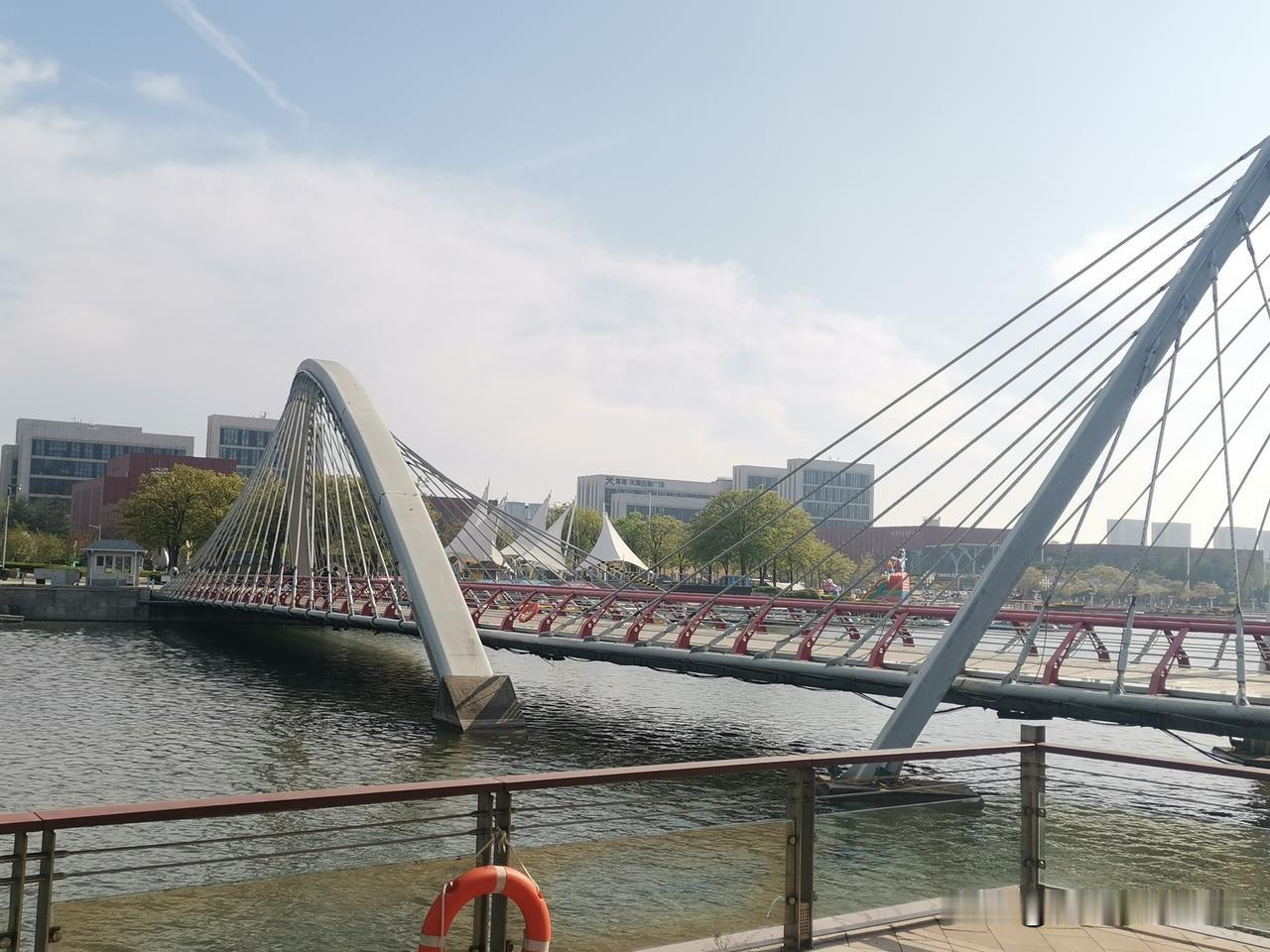 我敢说，90%的人都做错了！
 
我们总以为“努力”是万能的解药，却鲜少有人停下