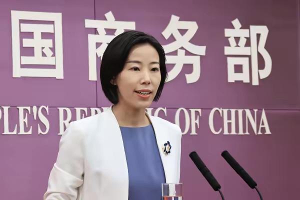 中国没有召见大使，没有发外交声明，没有喊话警告。美国制裁令落地8天，商务部直接把
