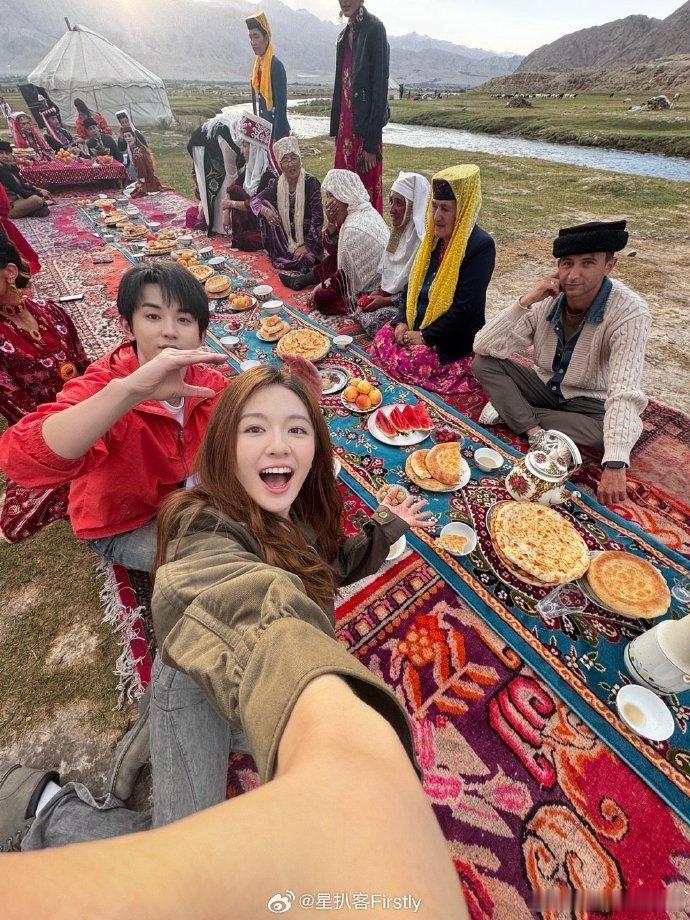 喀什古城官宣杀青 从角色海报到杀青特辑，每一秒都被喀什的美景和故事感戳中！夏孜、