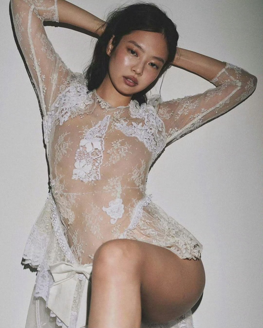 Jennie拍的Hommegirls杂志封面，突破尺度好大✨ ​​​