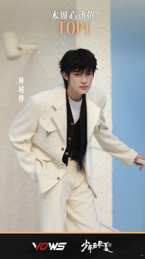 郭敬明又写歌了郭敬明给签的新人写歌 郭敬明新作《夜晚低语的少年》发布，演唱者林时