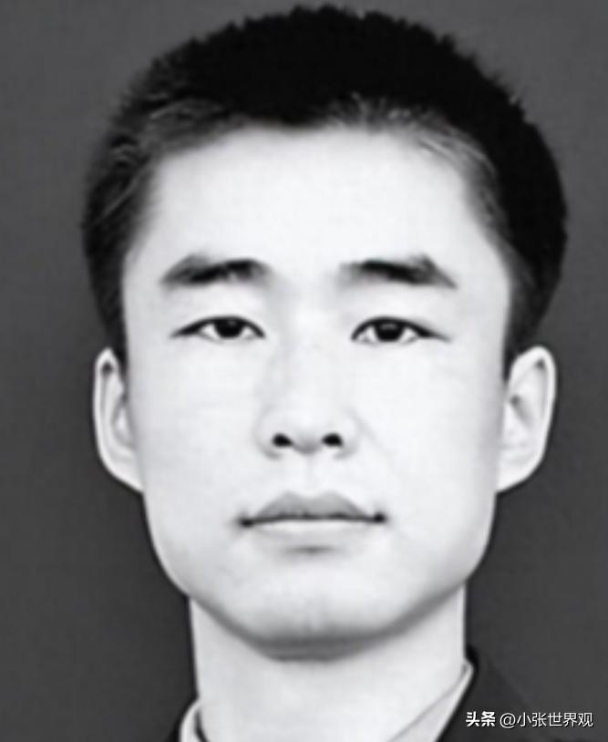 2012年，山东一名军人请假回家，但迟迟不见归队，上级领导打过去电话询问，三岁的