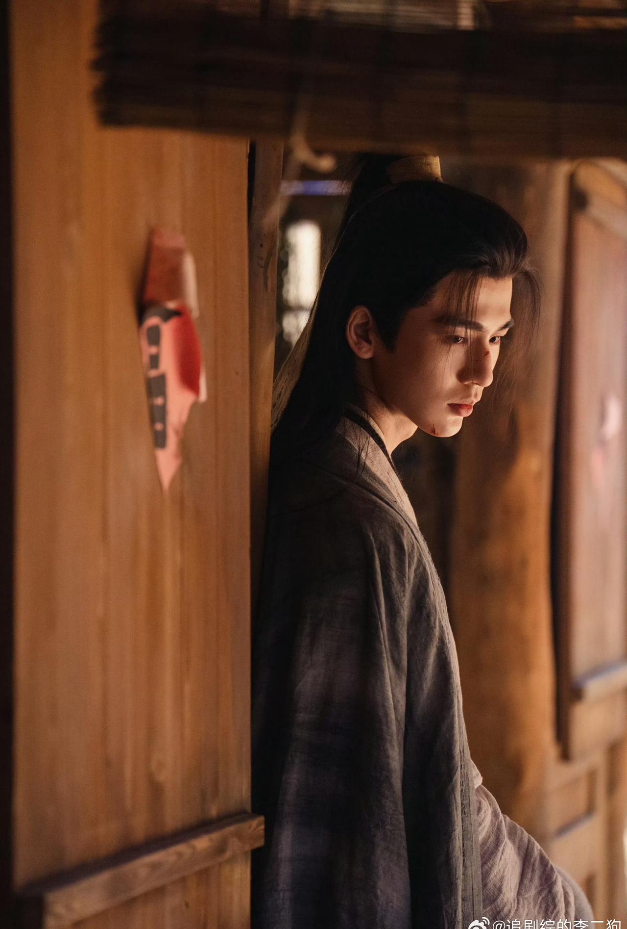 是英姿飒爽的武安侯也是富有烟火气息的言正，我们谢征不论颜值还是武力值这块口碑都拉