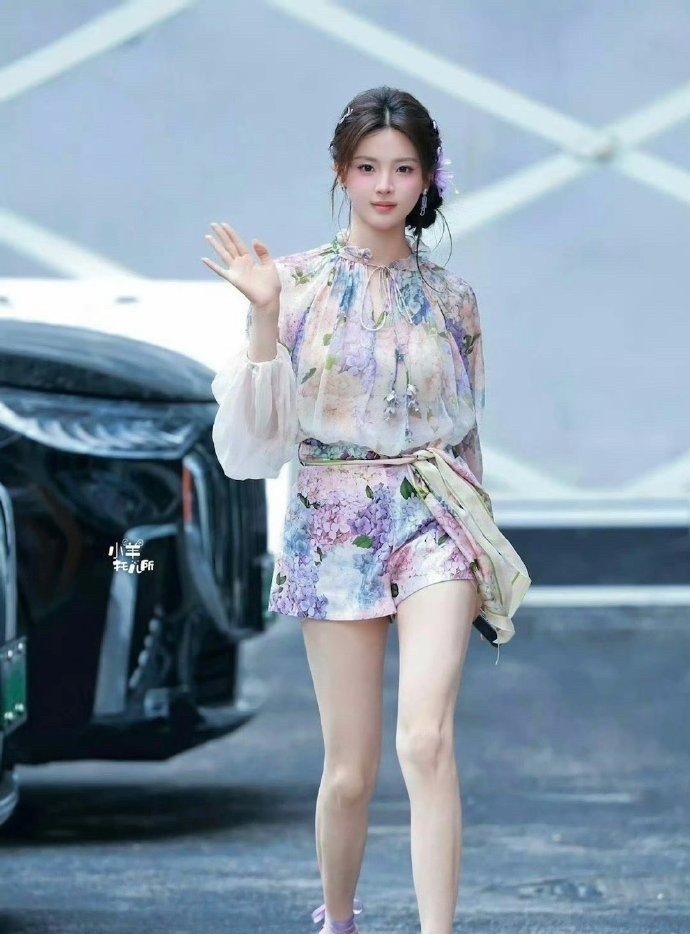 杨超⁠‎‍越的造型师是突然开‎﻿窍了吗？之前完全不是这⁠个风‎‍⁠格‍啊 ​​​