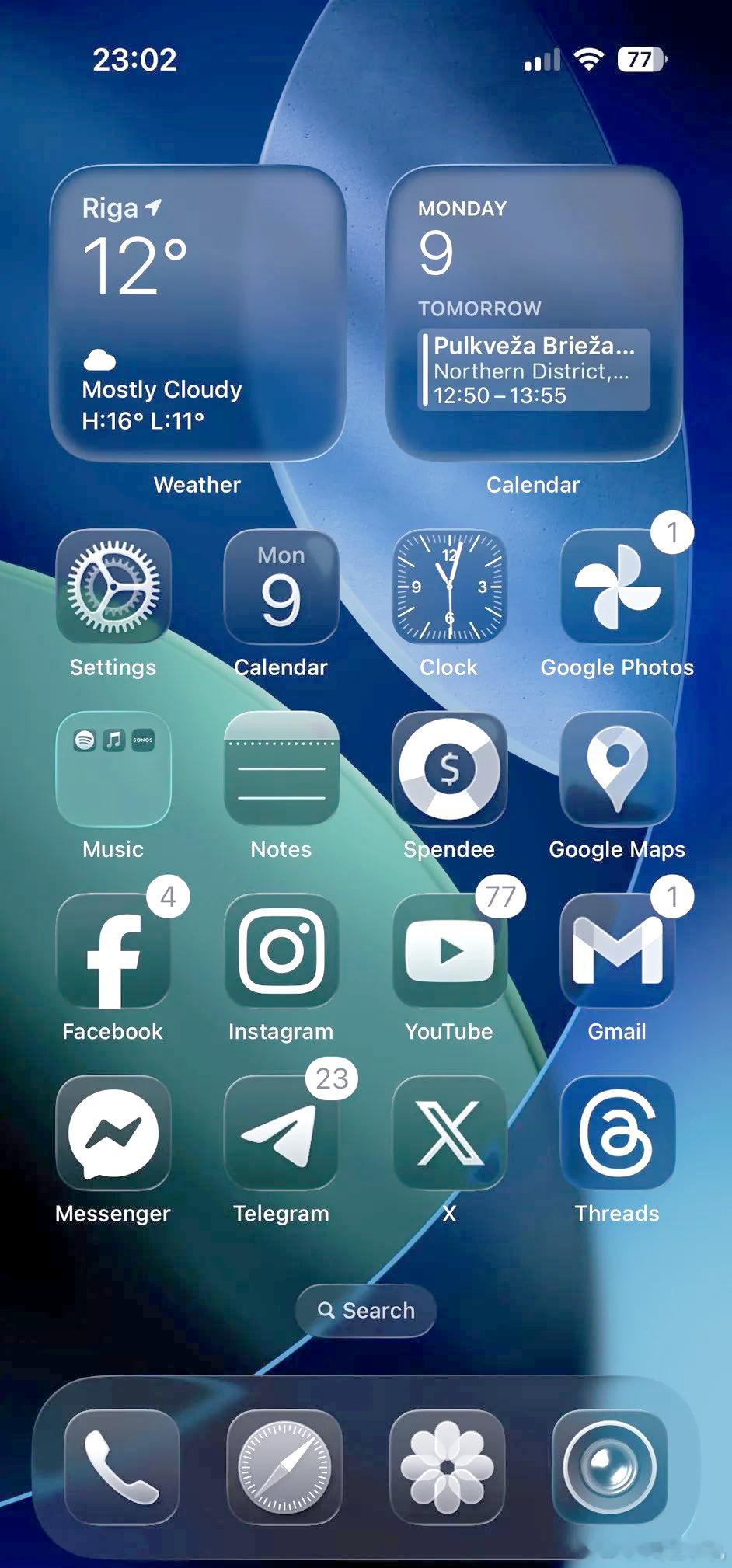 苹果iOS26正式版液态玻璃设计引争议iOS26这个液态玻璃设计挺好的，还像以前