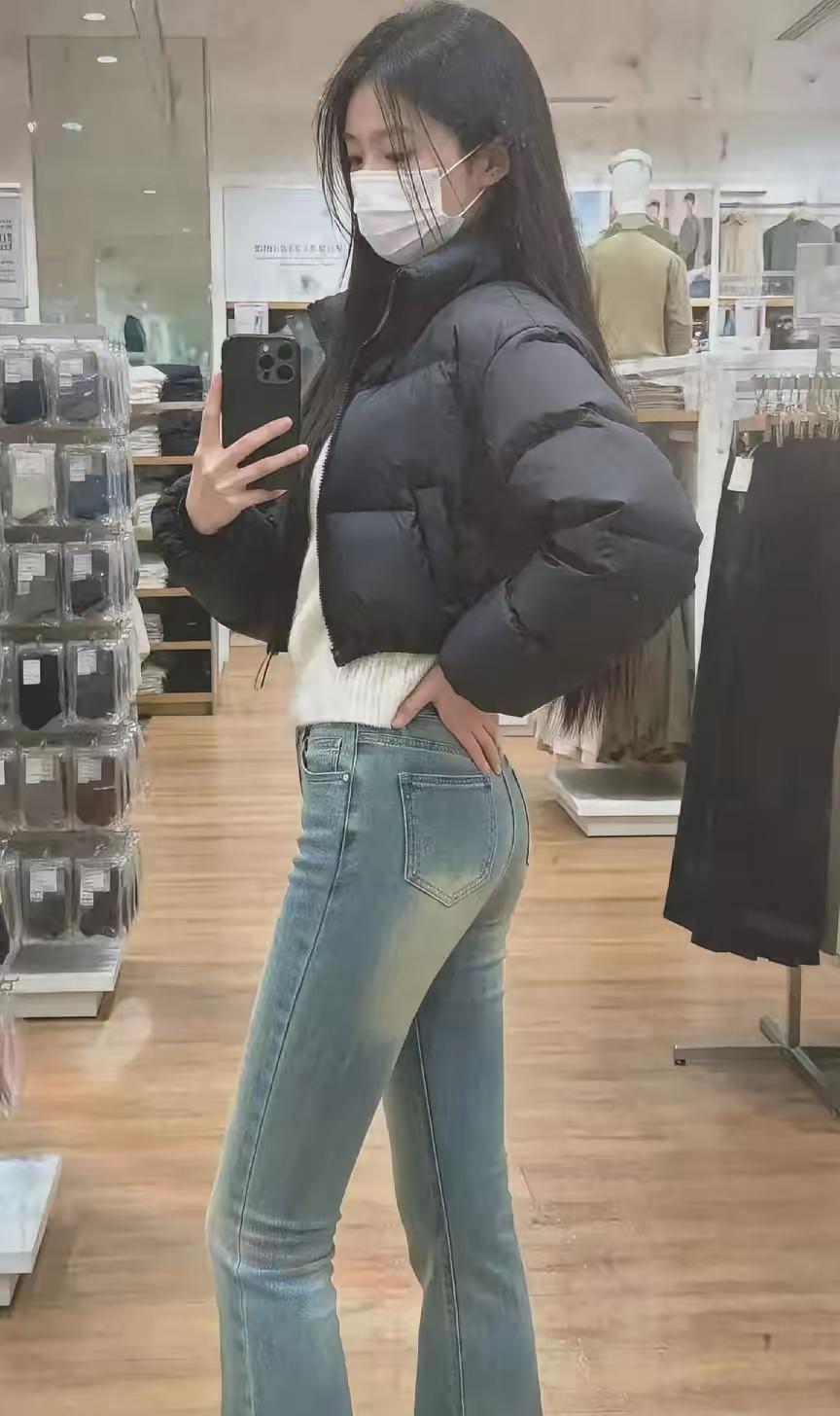 发现没有？如果你去商场买衣服，有服务员一直跟在你身旁，你走一步，她跟一 步……