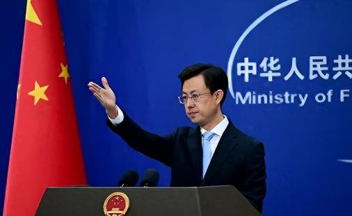 英国首相斯塔默恐怕怎么也没想到，自己还在伦敦苦苦等着北京的“邀请函”，甚至为此不