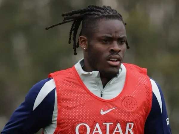 国米官方：比塞克右大腿肌肉轻度拉伤，将在未来几天接受评估北京时间4月2日，国际米