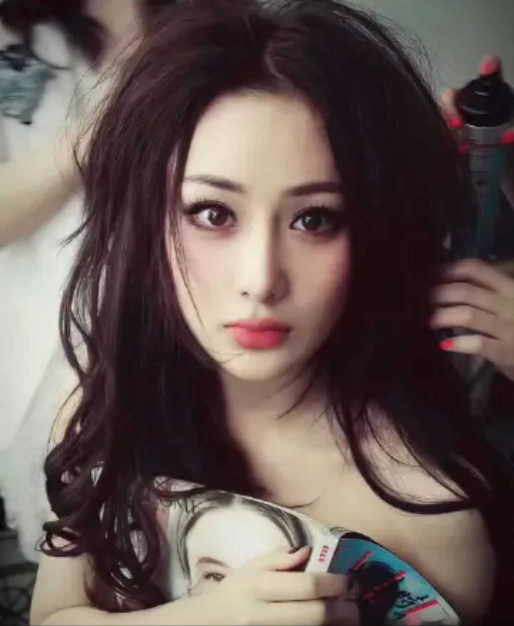 【张馨予】初入人类世界的小狐狸 vs 一个月后·张馨予照片是迪丽热巴拍的吧 ​​