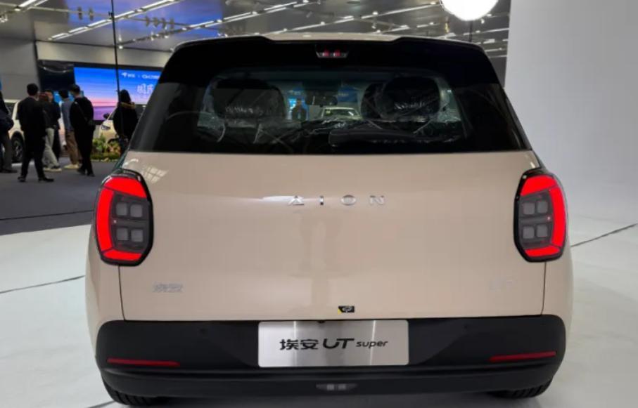 电池租用价4.99万起,埃安纯电小车上市！
埃安UT super已于11月9日正