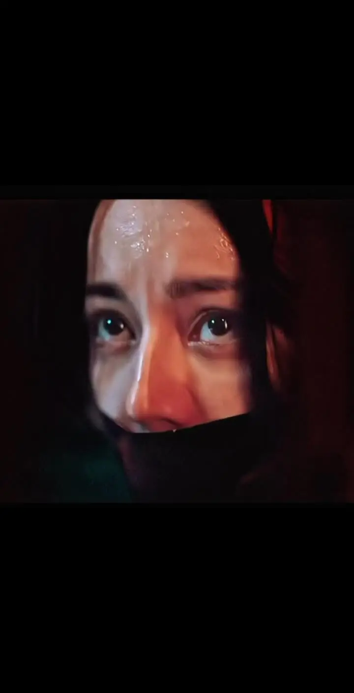 被我们的邓妍警官眼神硬控到了！！ 利剑玫瑰