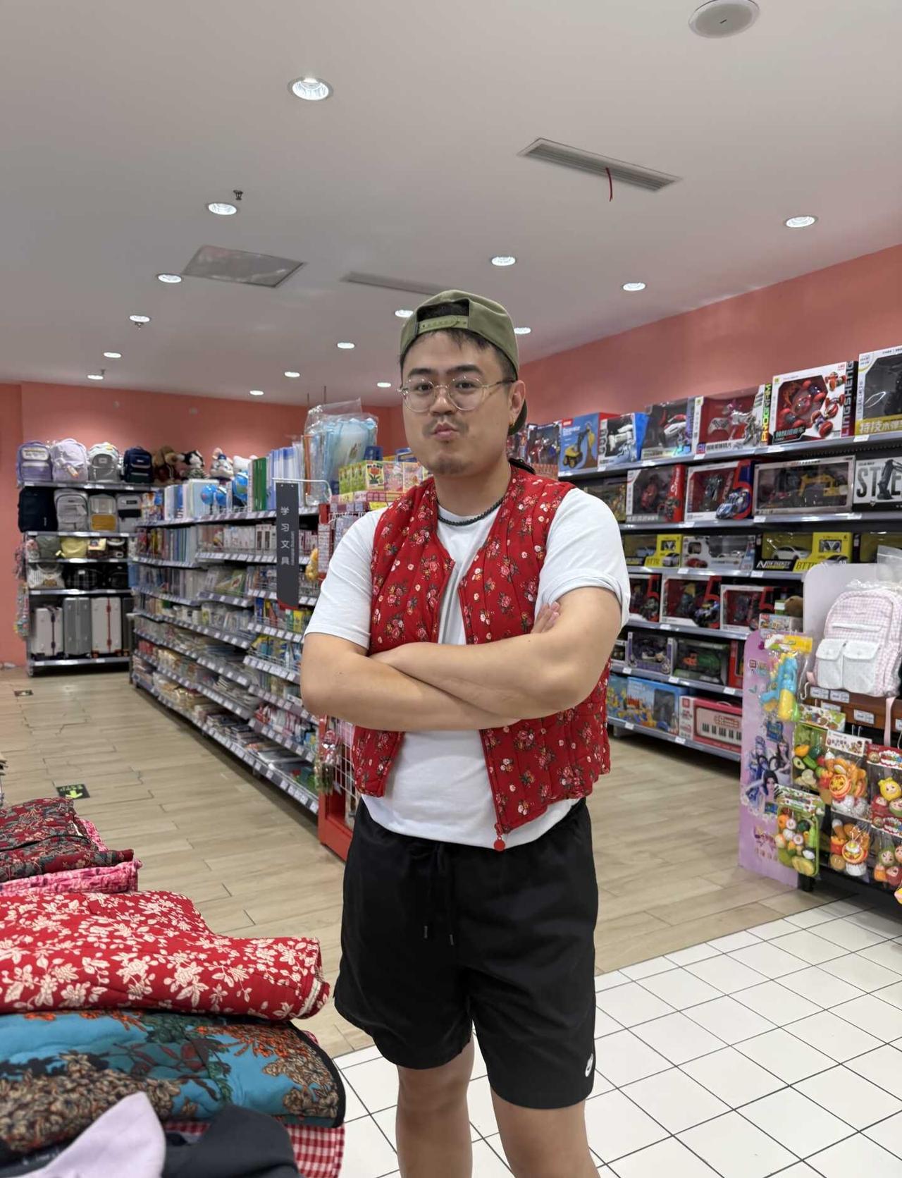 寻找乌兰布统旅行露营⛺️搭子
8月14日，乌兰布统景区内，寻找露营搭子，我们是两