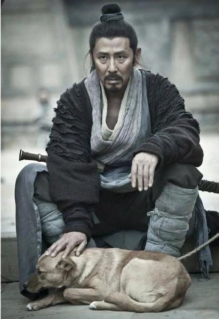 刘邦真是“草根”逆袭？

别被“亭长”俩字忽悠了。很多人一听亭长，觉得就是个村长