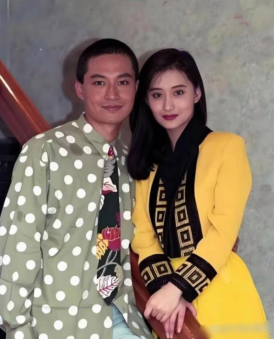我觉得陈德容的长相是属于第一眼惊艳，但是不太耐看，因为她漂亮是漂亮，但是有种苦相