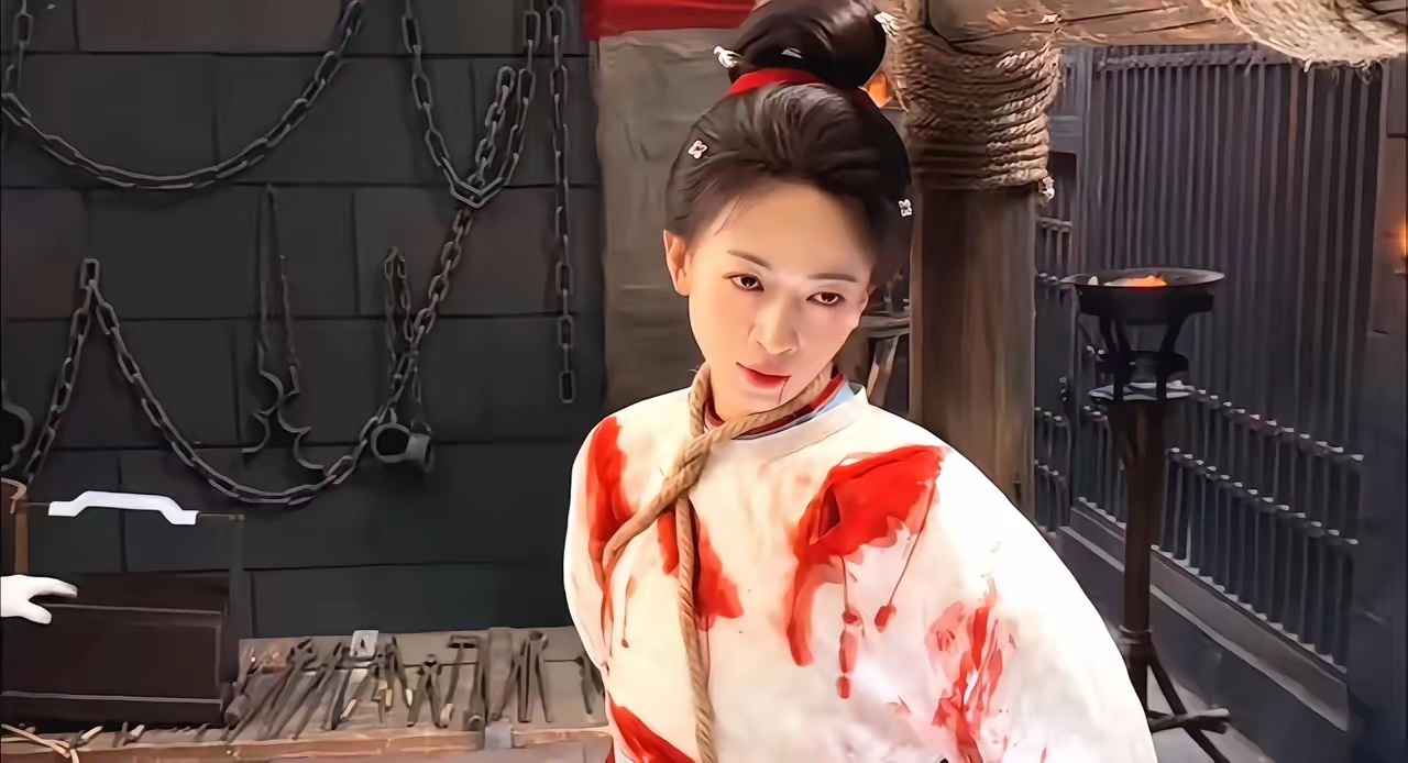 吴谨言的战损妆破碎感拉满，氛围感绝了已经开始期待剧情了！ 