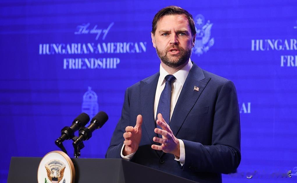 分歧太大！
万斯宣布在巴基斯坦伊斯兰堡举行的美国与伊朗谈判未能达成协议。
美国的