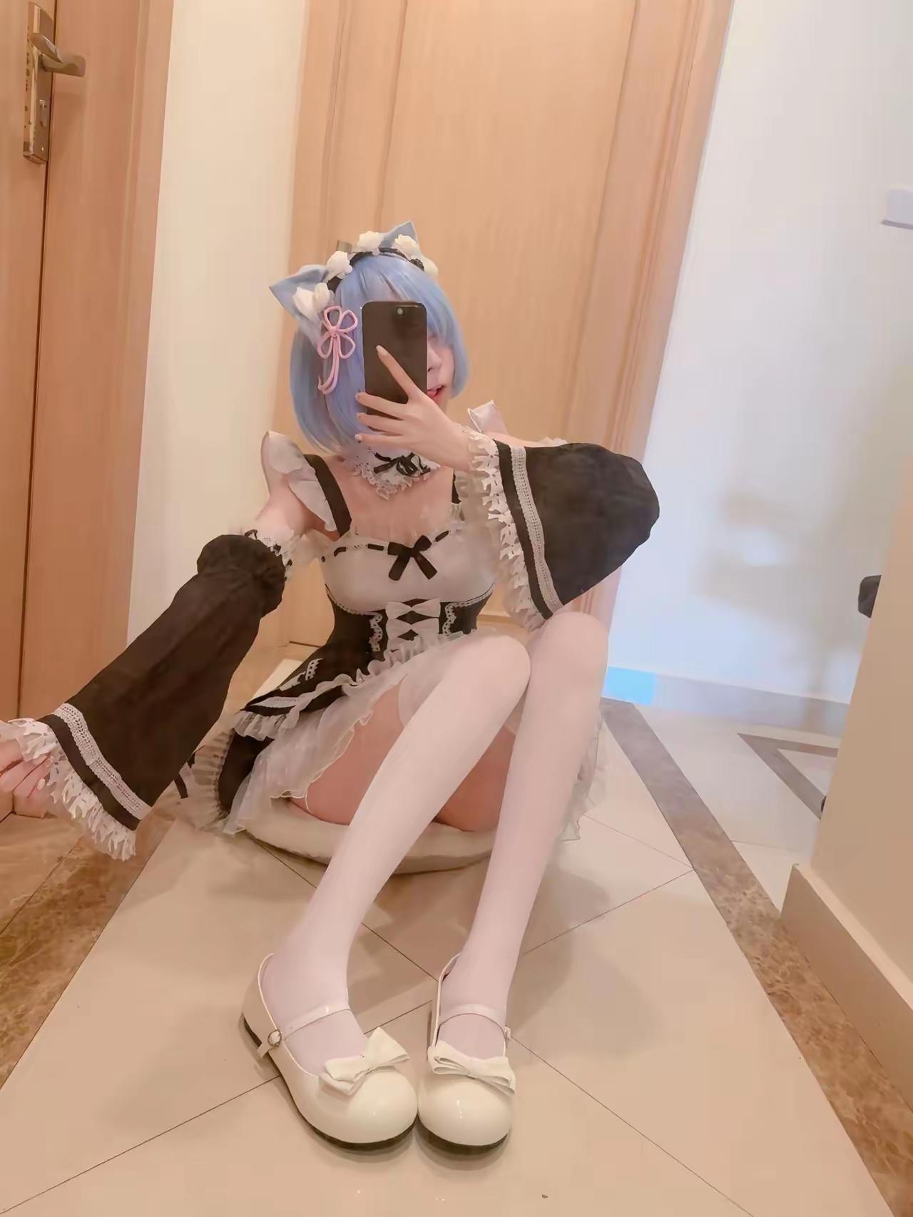 动漫角色cosplay，还原度超赞白丝[话题]