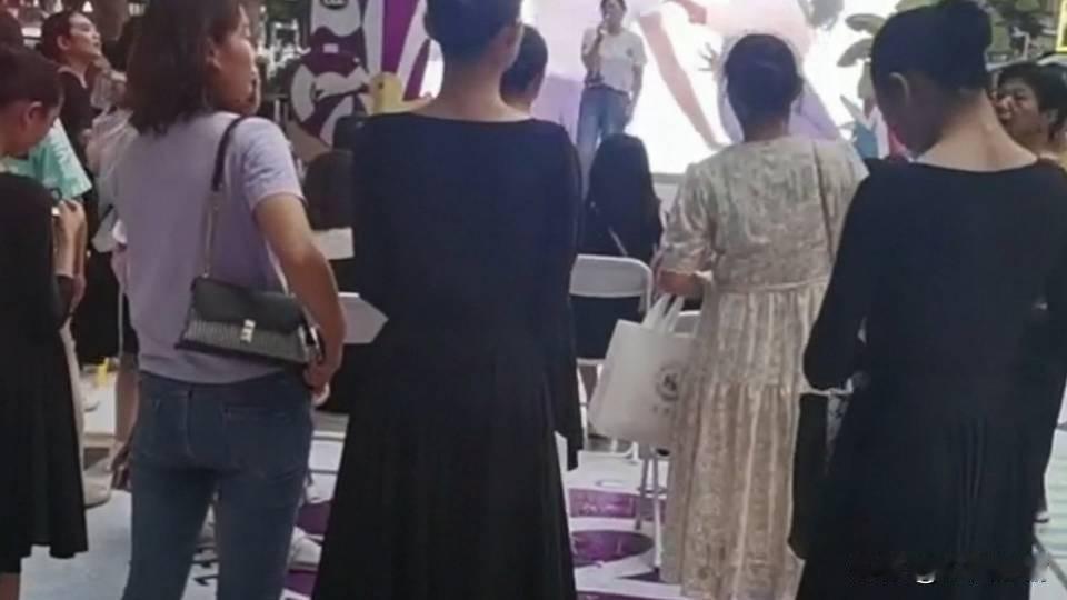 晒出你的相册里最好看的一张照片相册里最美天空 最好的照片回忆 相册里风景照 绝美